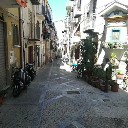 Casa Cinema Paradiso Чефалу