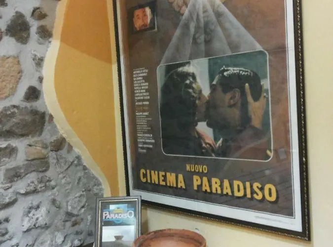 ゲストハウス Casa Cinema Paradiso チェファル